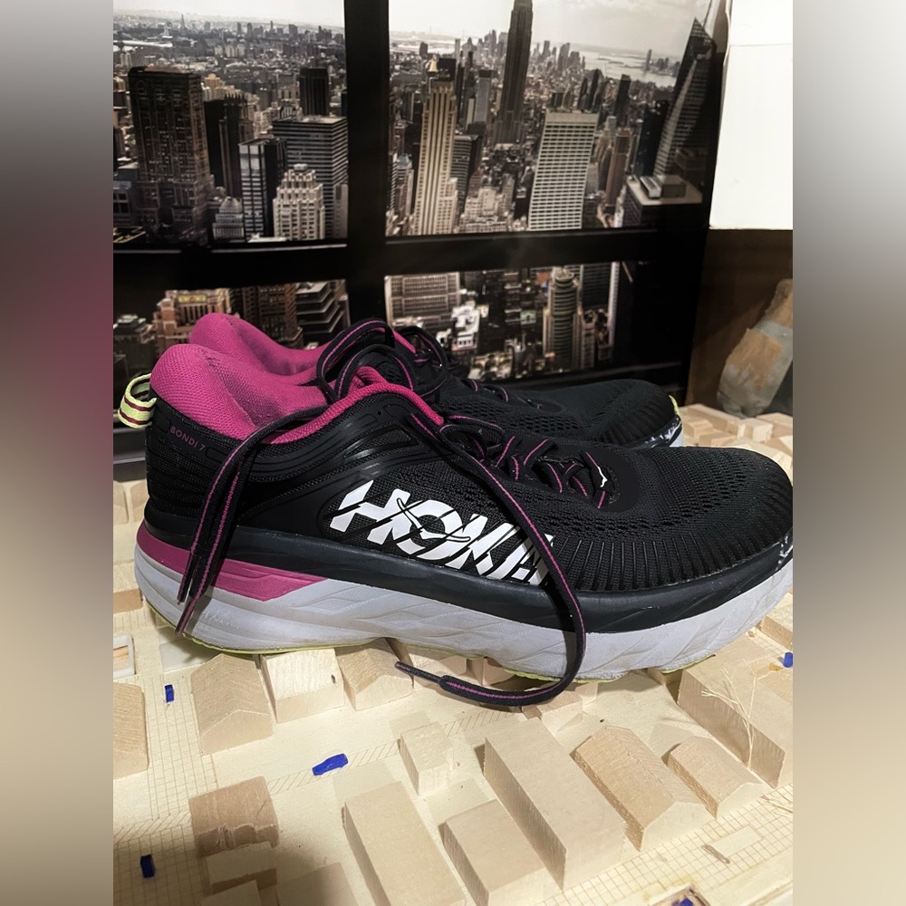 Hoka One One W Bondi 7 Running Shoes